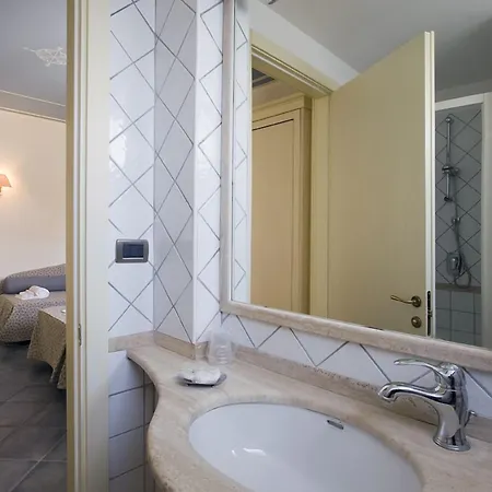 Poseidon Hotel 3*