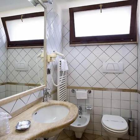 Poseidon Отель 3*