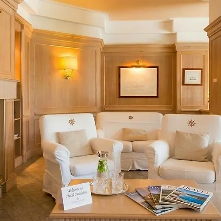 Poseidon Hotel 3*